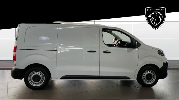 Peugeot Expert E-Standard 1000 100kW 75kWh Professional Premium + Van Auto - Image 5